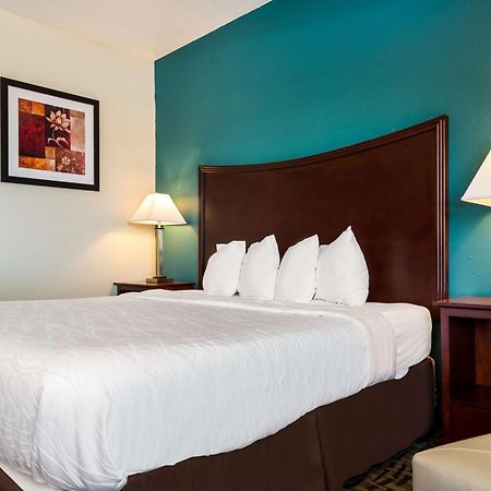 Surestay Plus Hotel By Best Western Topeka Exterior foto