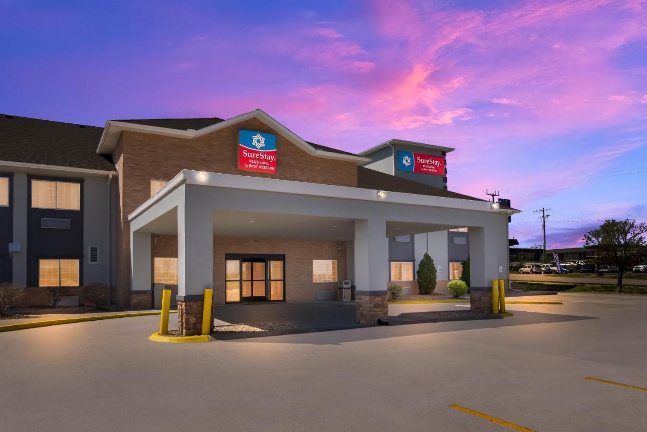 Surestay Plus Hotel By Best Western Topeka Exterior foto