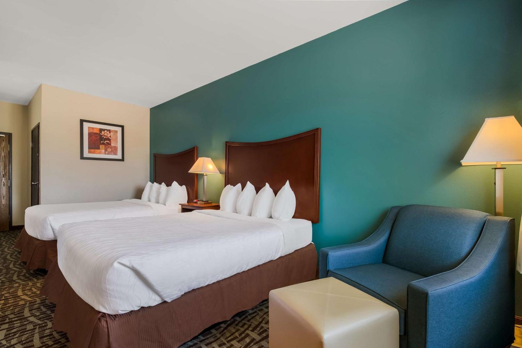 Surestay Plus Hotel By Best Western Topeka Exterior foto