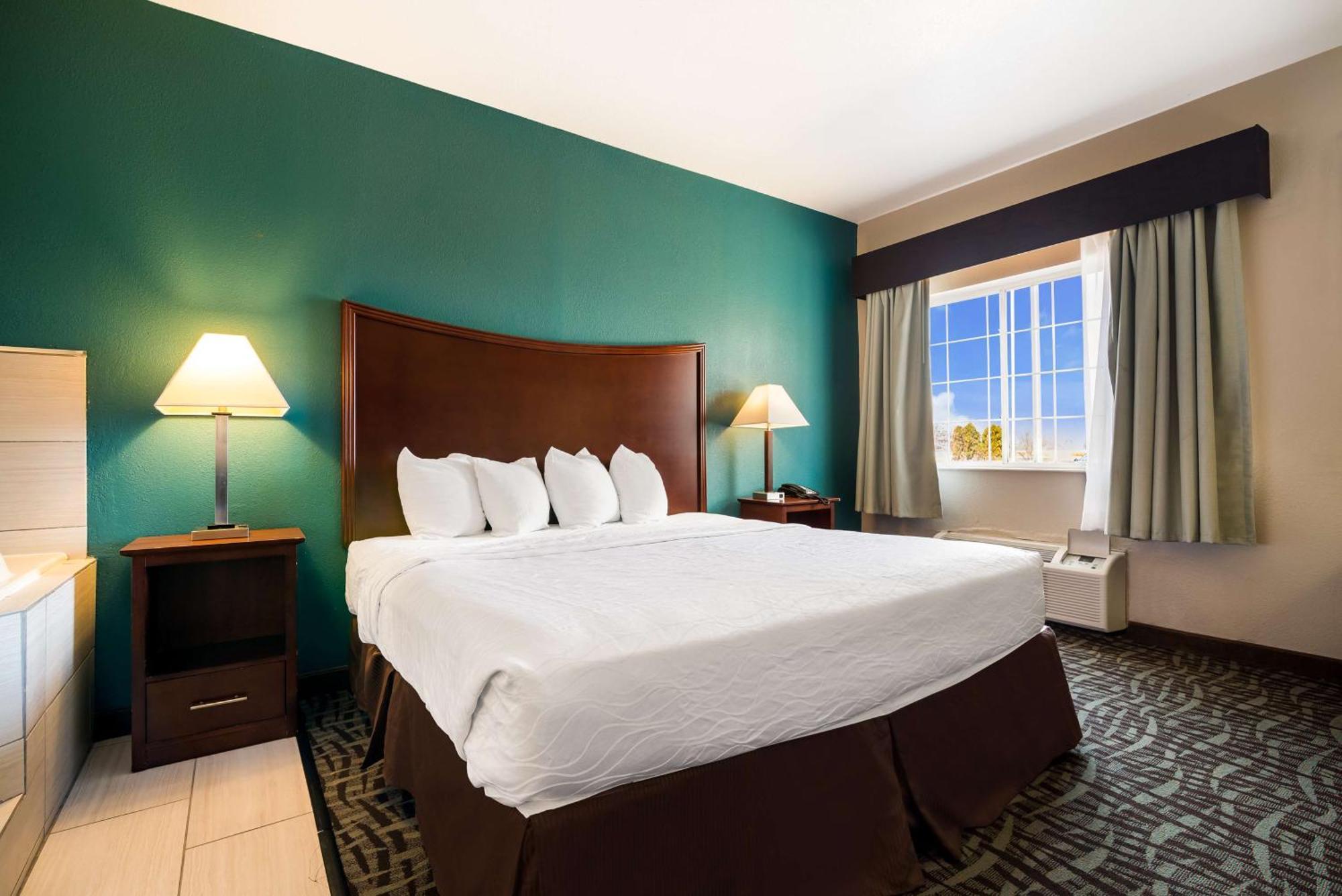 Surestay Plus Hotel By Best Western Topeka Exterior foto