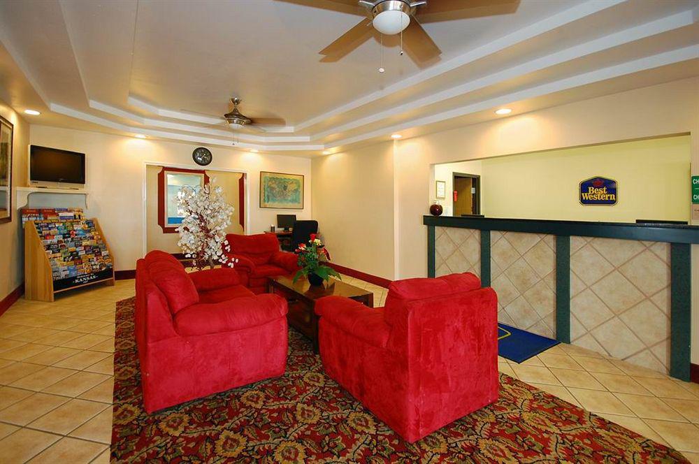 Surestay Plus Hotel By Best Western Topeka Interior foto